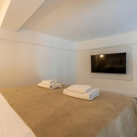 Hotel My *