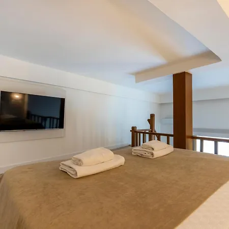 Hotel My *